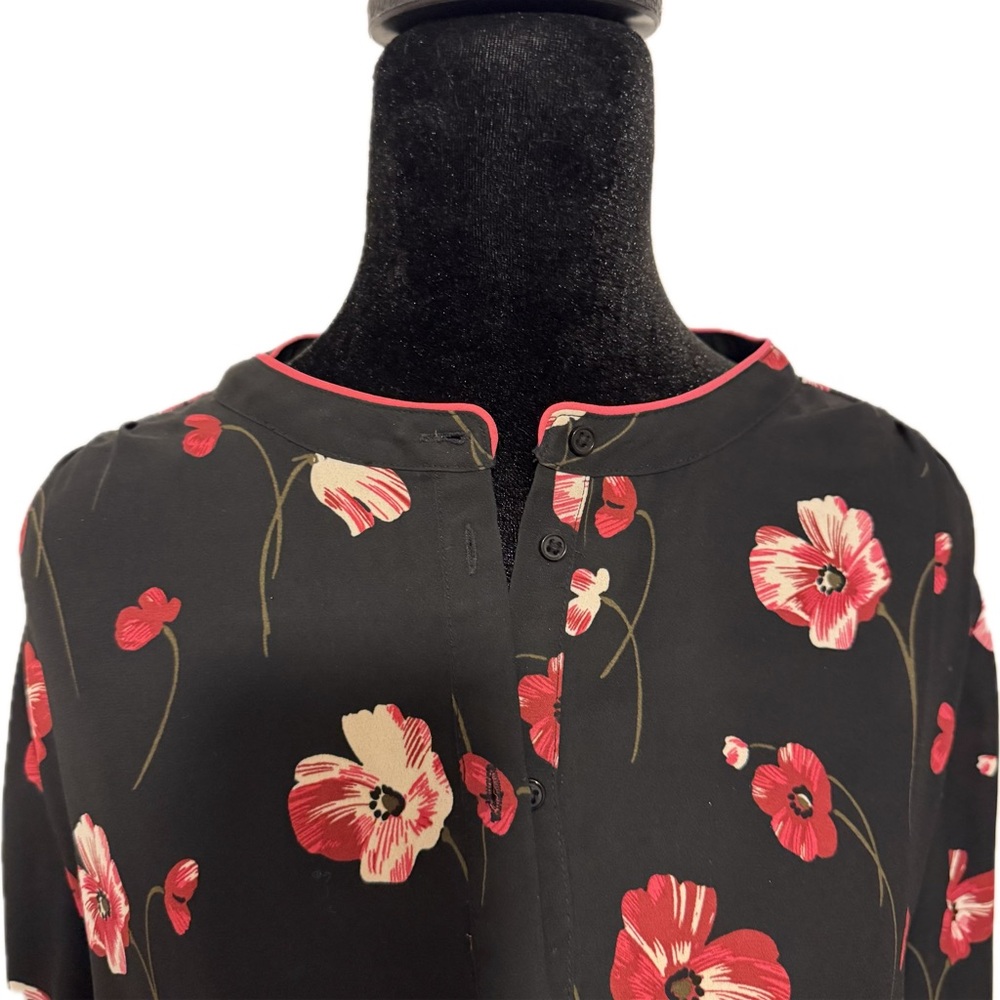 Banana Republic XL Black Pullover Button Cuff Blouse with Pink Floral Pattern - Picture 4 of 8